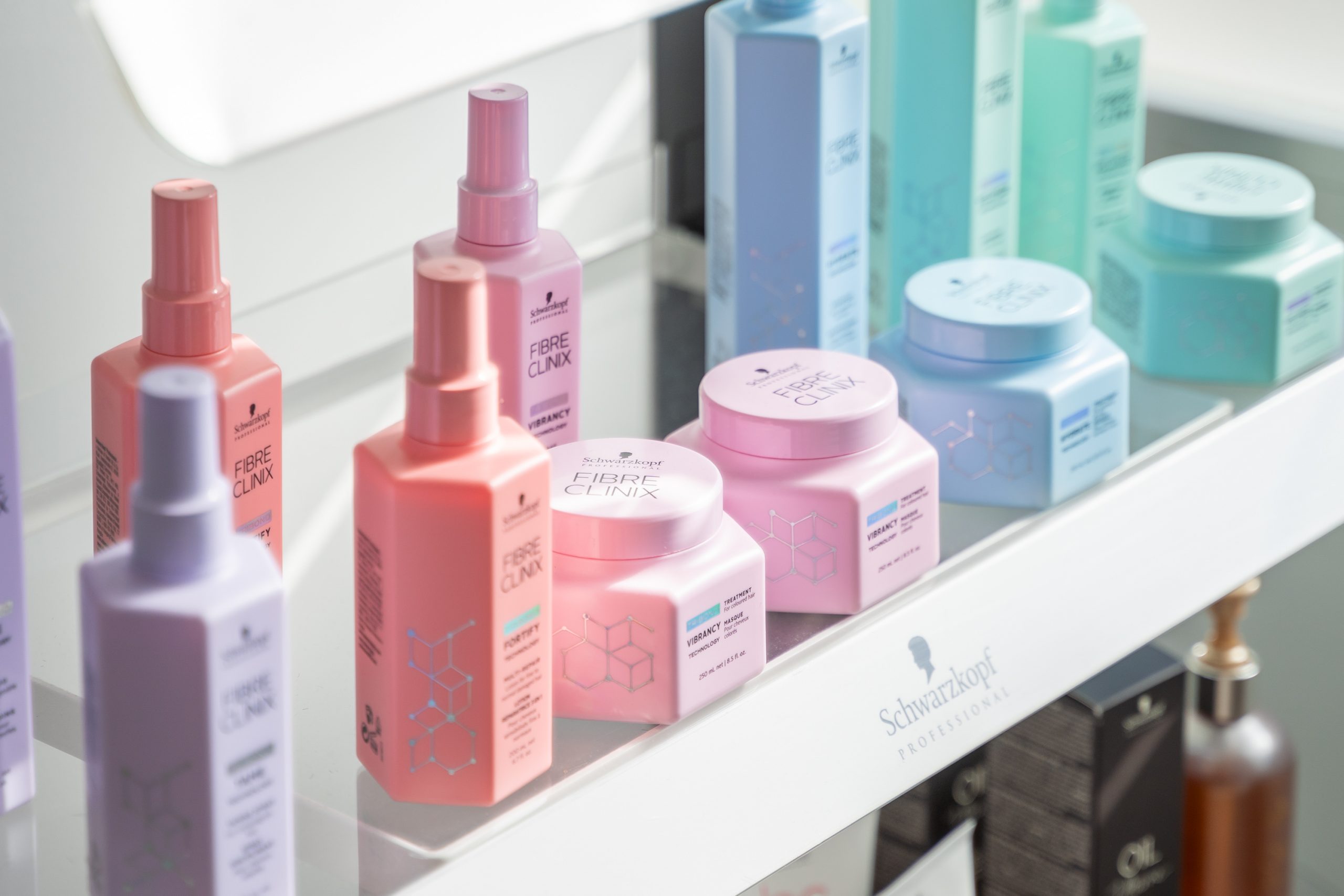 Peluquería Fusión Teruel - foto de productos para el pelo