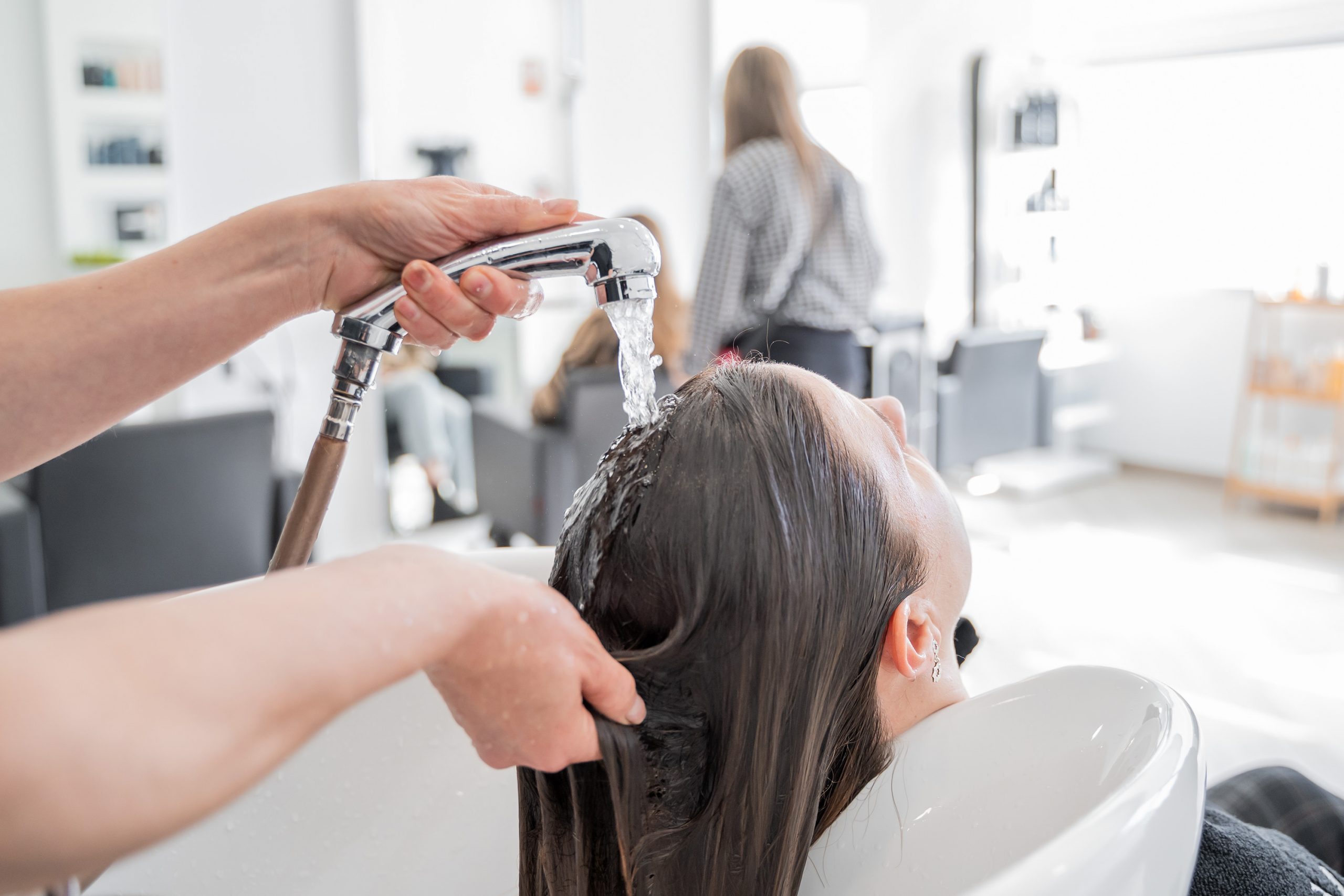 Peluquería Fusión Teruel - foto de lavado de cabello